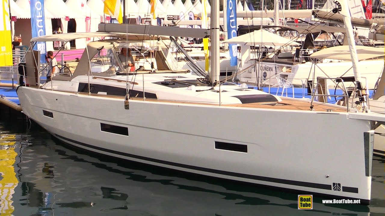 2022 Dufour 430 Sailing Yacht - Walkaround Tour - 2021 Cannes Yachting Festival