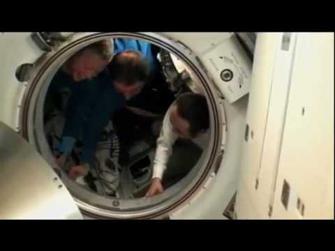 Expedition 29 Says Farewell and Undocks
