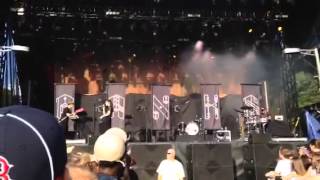 Banks &quot;Alibi&quot; live for the first time ever at Music Midtown 2014