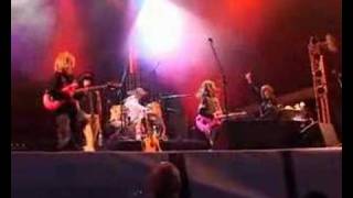 guitar heroes Illegal 2001