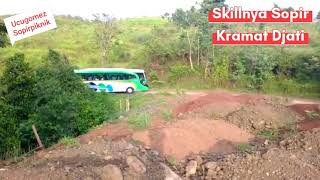 Download lagu Skill Sopir Bus Pariwisata Kramat Djati BJM BANDUNG#Skildewa#driverbus mp3