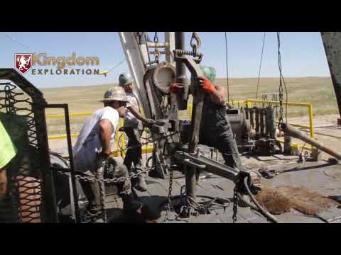 Roughnecks at Work in HD - Drilling Rig Pipe Connection