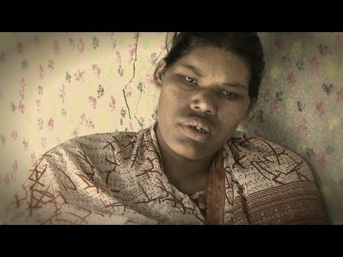 世界一背の高い女性が救命手術を受ける (World's Tallest Woman Undergoes Life Saving Surgery)