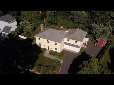 9 Northgate Road, Wellesley MA - Bright Colonial Nestled in Quiet Neighborhood