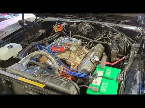 1969 Dodge Charger firing up Edelbrock Carburetor