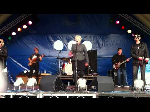 Hazel O'Connor and the Subterraneans,Writing on the wall