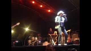 preview picture of video 'Show Cowboy Estradeiro - Virgem da Lapa-MG'