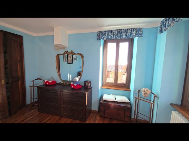 Torrazzo - casa con dependance. € 129.000