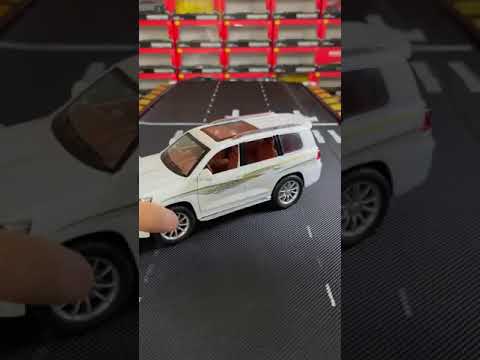 ミニカーのディテールに感嘆の声。