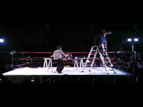 Diving Splash dalla Scala sul Tavolo - Black Jack