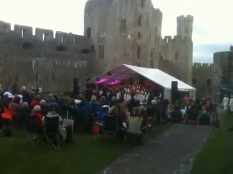 Cor Glanaethwy singing Halleluja at Caernarfon Castle 16 Jul 2015