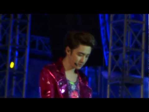 130119 Exo - Open Arms @ DKFC Philippines MOA open grounds
