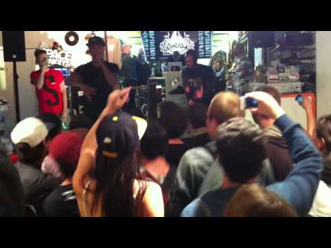 Marger x Grems x Son of Kick x Entek x Blackkenpouperz - showcase Toulon 2013 (B4 Sumofestival)