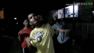 Download lagu Ada yang tau bahasa orang gila mp3 Download lagu Ada yang tau bahasa orang gila mp3