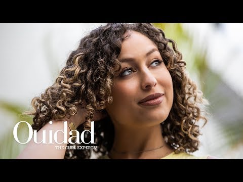 How to Hydrate Dry or Damaged Curls