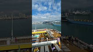 Torneroʻ da te Costa Serena 💛💙 Costa Crociere  ad Hong Kong con Spectrum of the Seas Royal Caribbean