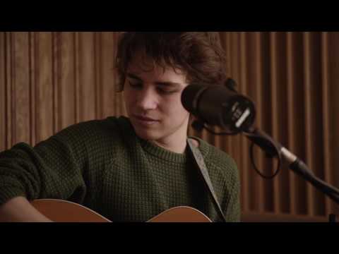 Song Circles: Live Lounge - Julian LeBen performing 'Loving One'