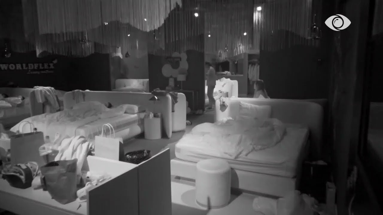 Ti sikur u ndave nga burri dhe jo nga Gjesti/ Debat mes Amber dhe Rozanës, ndërhyn Gerta: Çifti më i ri