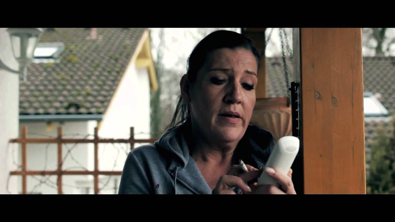 TRAILER PLASTIC von marcel walz,mit frau ICH in einer der Hauptrollen