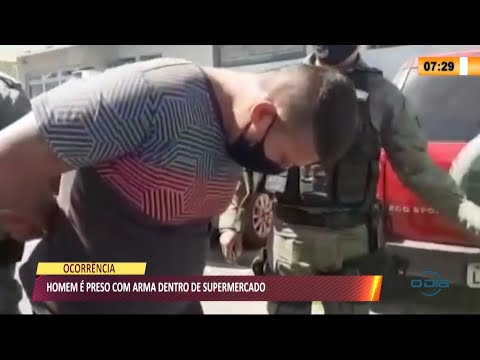 Homem eÌ preso com arma dentro de supermercado 25 08 2021