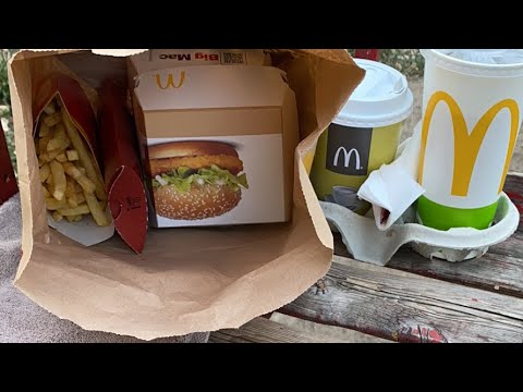 La McDonald’s afară uraaa 🍔🍟🤪