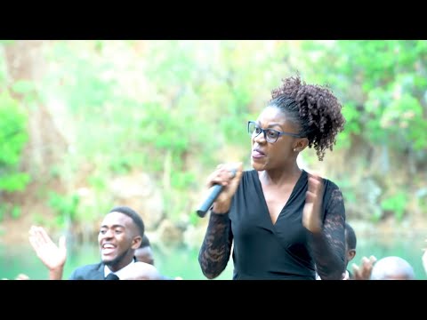 Ndinobva Kwamuri - Whitney Ngorima - Zimpraise Hymns Night 4