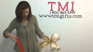 preview picture of video 'How to tie a bow using ribbon.'