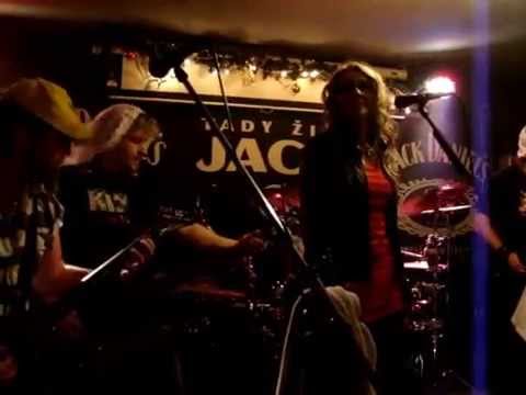 Caerrion - CAERRION - Z temnoty (útok plyšáků :-))