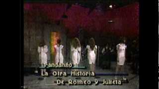 Kadr z teledysku La otra historia de Romeo y Julieta tekst piosenki Fandango (Mexico)