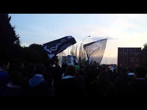 Mouscron - Charleroi 0-2 (Cortège jusqu'au stade)