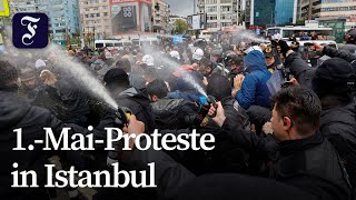 Polizei setzt Wasserwerfer und Tränengas gegen Demonstranten ein
