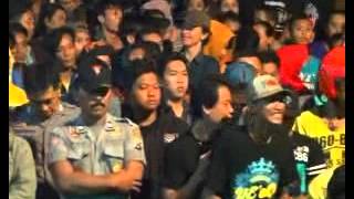 Download lagu Nirwana Live Mojosari   Antara Senyum dan Perang mp3