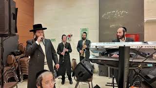 עקיבא גרומן & נחמן בזאנסון ותזמורתו בחתונה חסידית #wedding