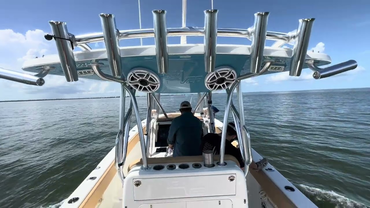 2022 SeaVee 322z w/ Twin Mercury 300's