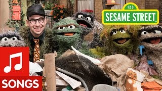 Sesame Street: Jack Antonoff and Oscar Sing I Love Trash