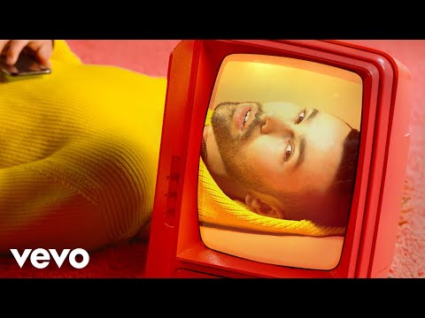 MAX, Hayley Kiyoko - Missed Calls | Music Video, Song Lyrics and Karaoke