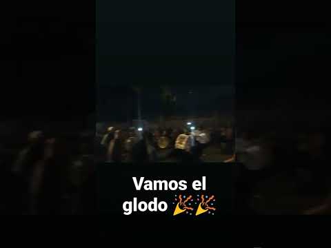 "Vamos globo todavia" Barra: La Banda Nº 1 &bull; Club: Huracán Las Heras