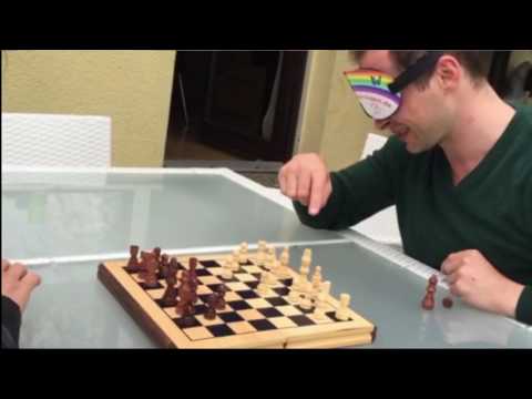 Schach spielen mit verbundenen Augen - Sehen ohne Augen