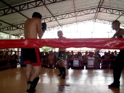 Lei Muay Thai round 1
