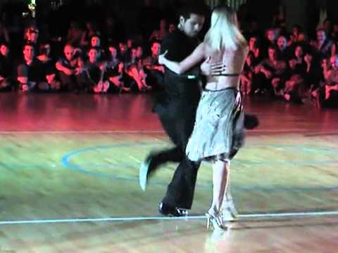  Sebastian Arce  and  Mariana Montes  are  dancing  to  the  tango  "  Recuerdo  "
