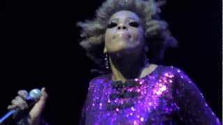 Macy Gray - Relating to a psycopath live @ Umbria Jazz 12