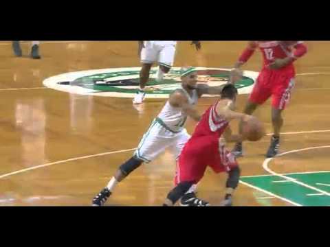 Jerryd Bayless flops on Dwight Howard: Rockets at Celtics