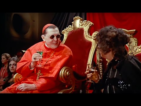 Fellini's Roma – Sfilata di moda del clero / Clerical Fashion Show