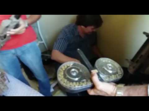 Patos Hoje - Momento que a Polícia Civil de Patos de Minas encontra grande número de armas