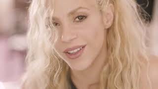 Shakira - Me Enamoré (Official Music Video)