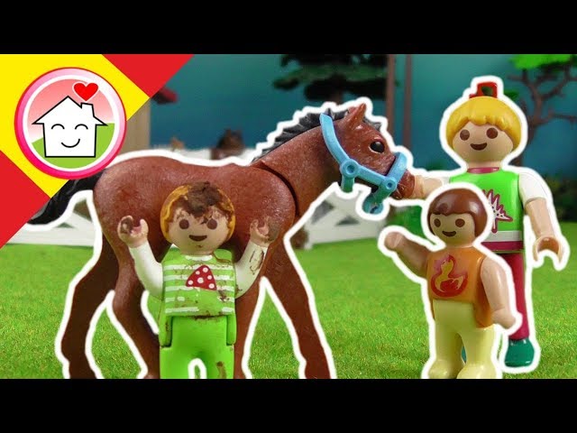 Vídeo relacionado con PLAYMOBIL 70871 Country - Torneo de equitación con Lavado de Caballos