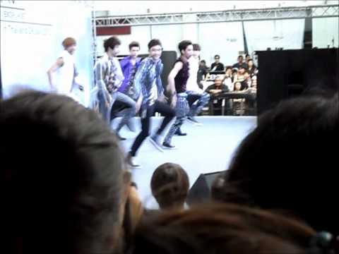 [ Fancam ] 120728 EXO' Mini Live @ Siam Discovery 'HISTORY' [by @ voicetwt]