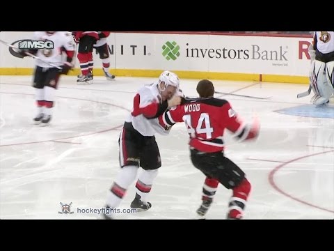 Mark Borowiecki vs Miles Wood