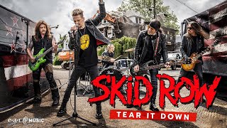 Kadr z teledysku Tear It Down tekst piosenki Skid Row