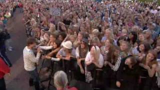 Alexander Rybak - Funny Little World (live)